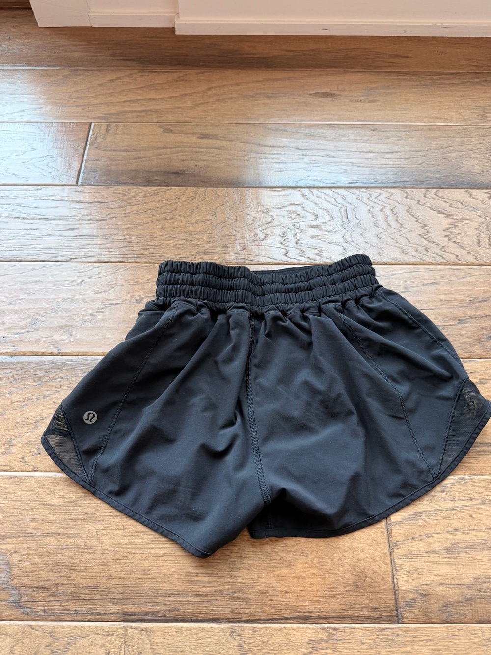 Lululemon Hotty Hot Short *High-Rise 2.5" - Black - Picture 6 of 6